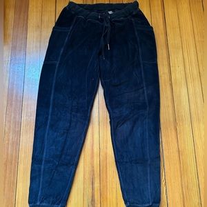 Velour joggers, iconic Y2K style